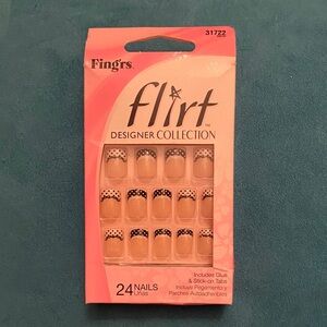 💖3/$15💖 Flirt Designer Collection Press-On Nails - Black and Tan